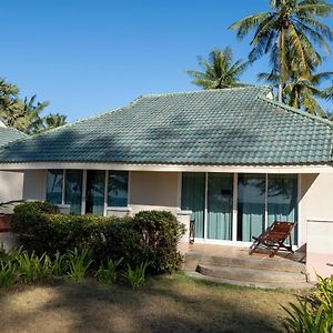 Superior Beachfront Bungalow